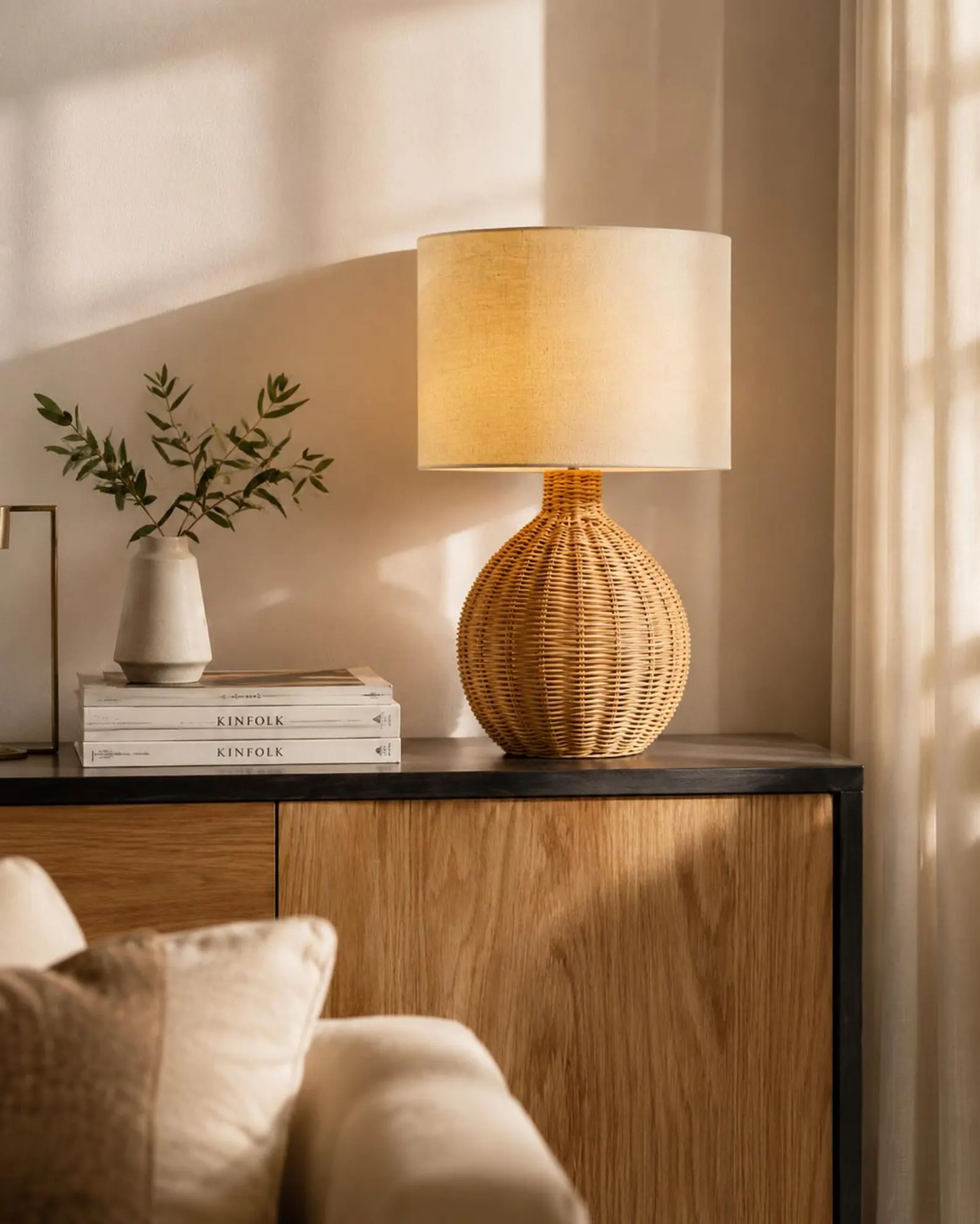 Coastal Rope Table Lamp — Natural Woven Nautical Bedside Light