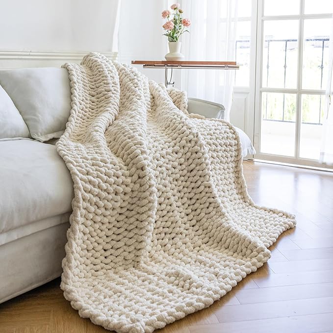 Larexius Hand-Knit Cream Chunky Chenille Throw