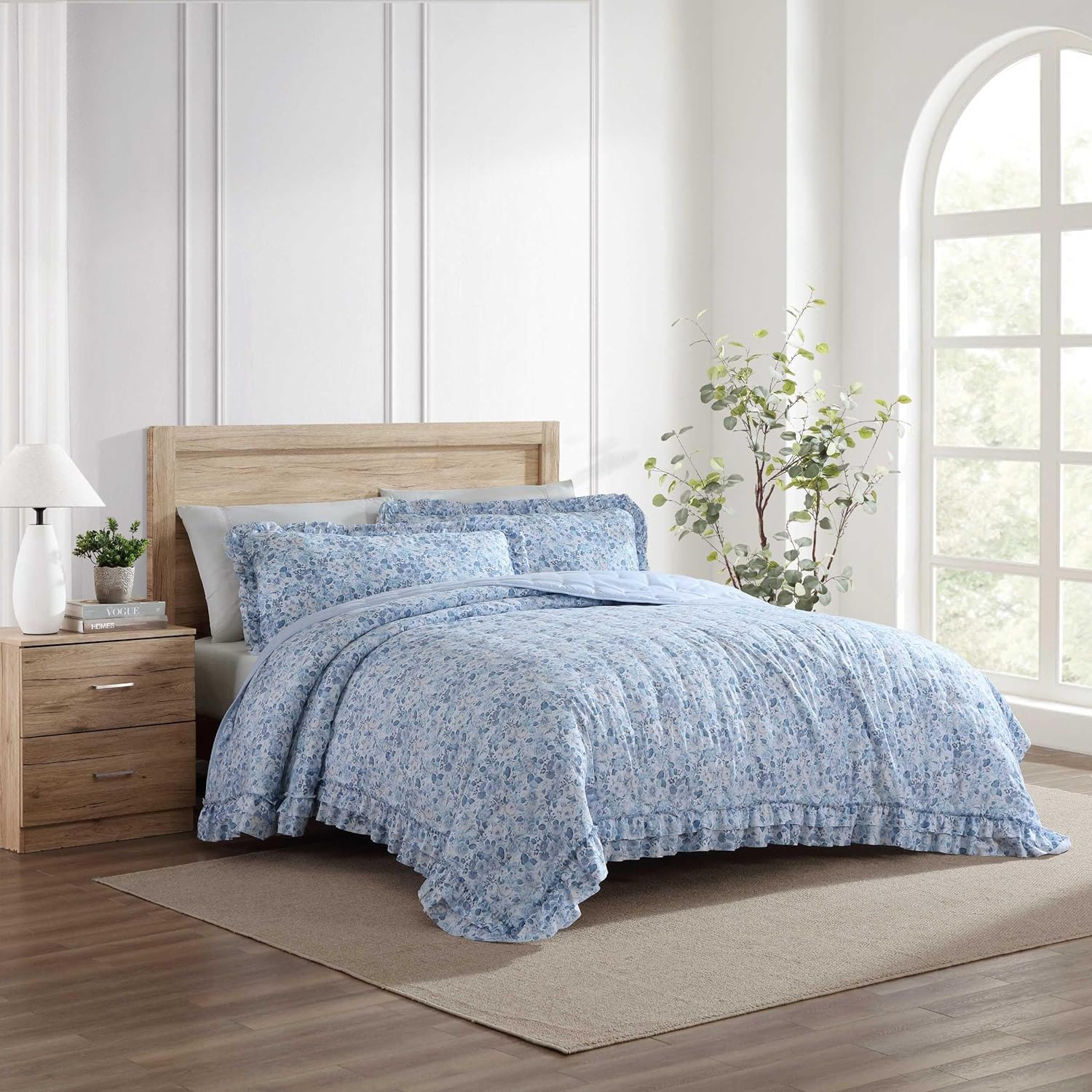 Laura Ashley Quartet Blue Ruffled Queen Quilt Set