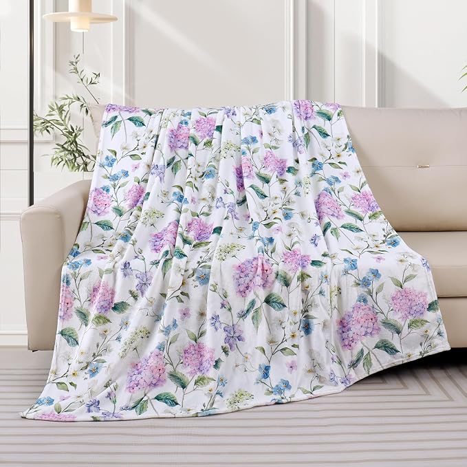 Hydrangea Wildflower Fleece Throw Blanket — 50"x60"
