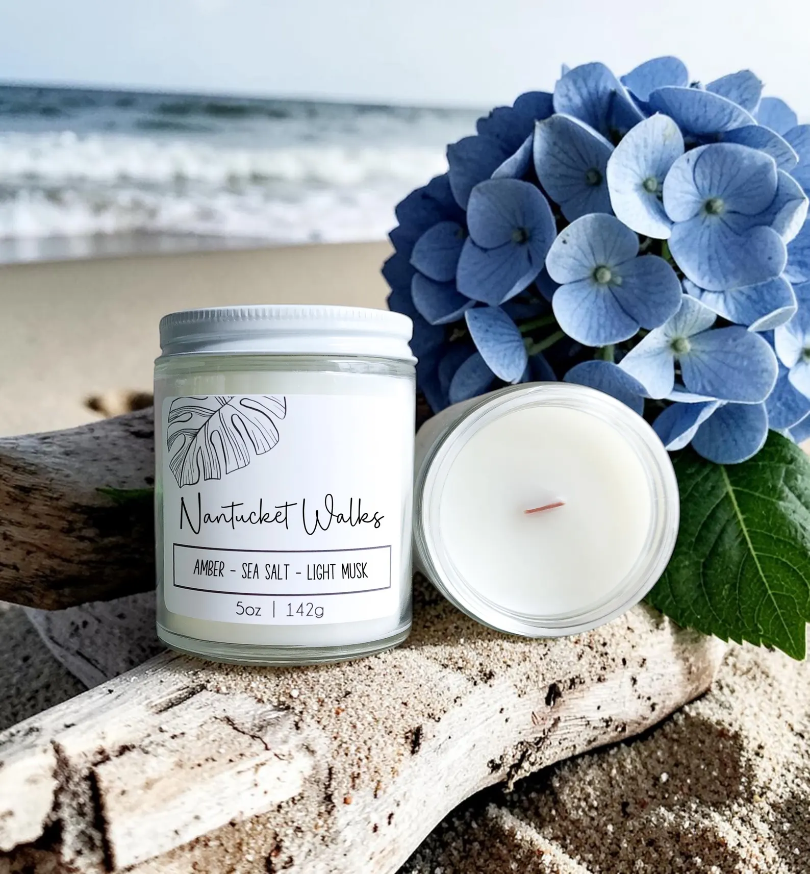 Nantucket Walks Wood-Wick Beach Candle — Amber, Sea Salt & Musk
