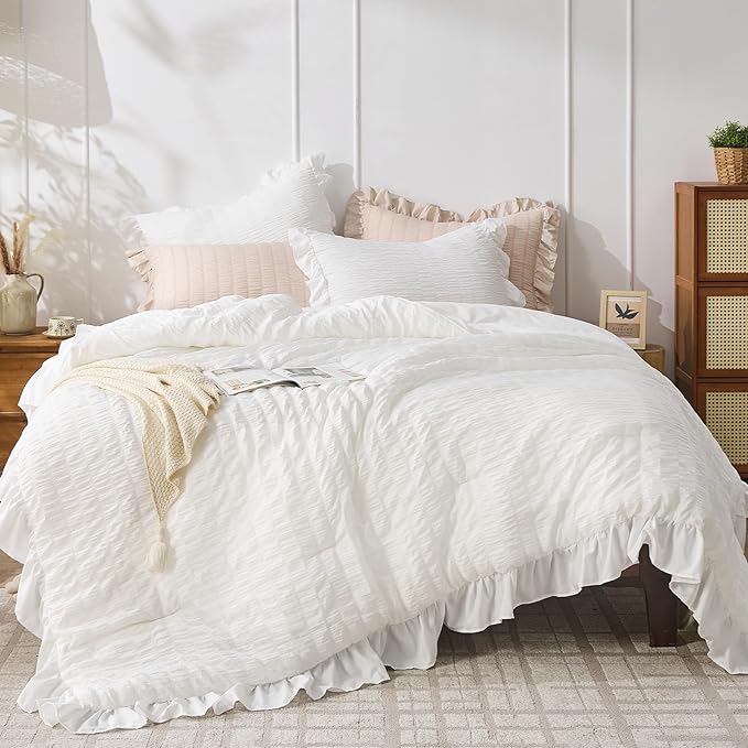 White Textured Seersucker Duvet Cover Set with Ruffle Trim