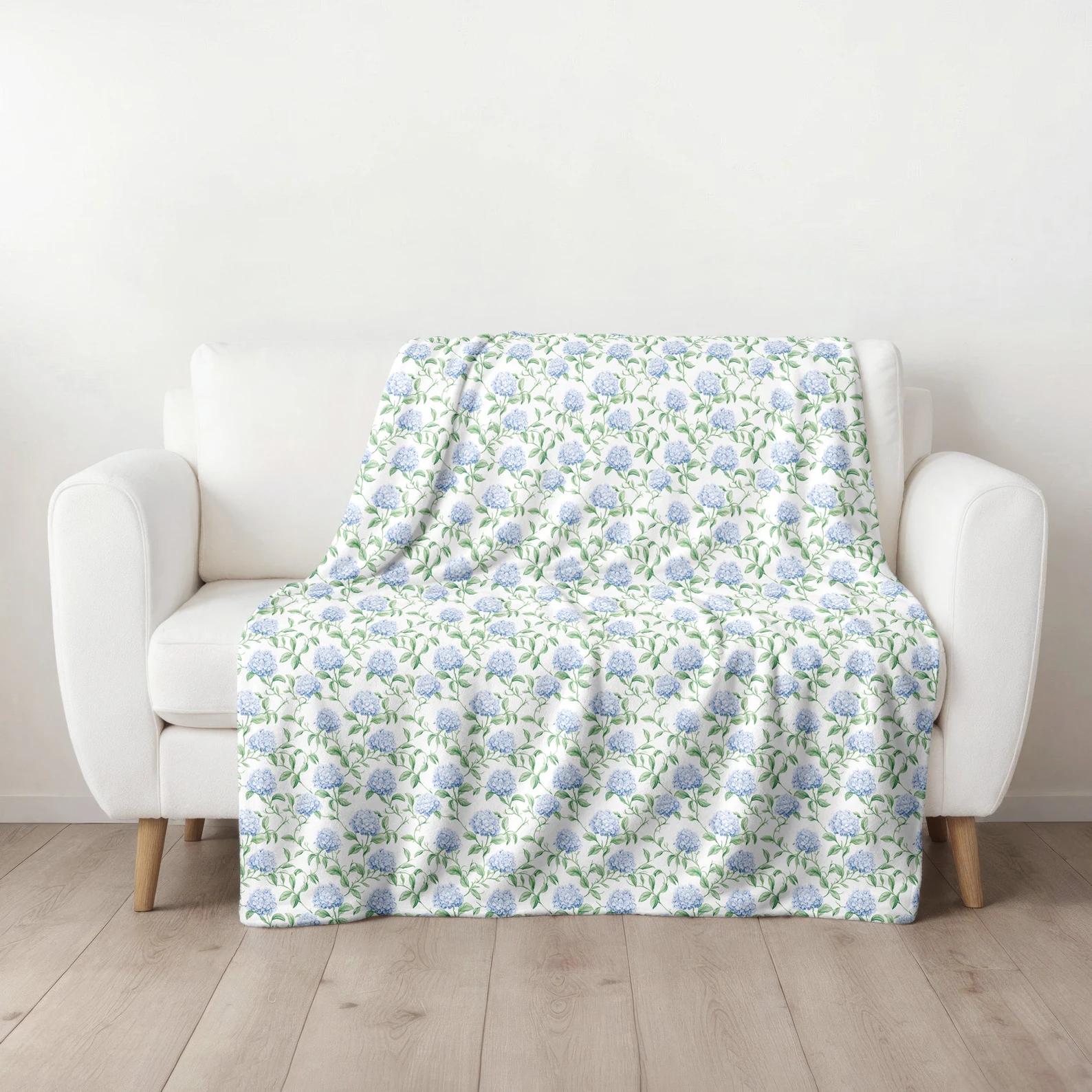 Blue Hydrangea Floral Throw Blanket — Housewarming Gift Bedding