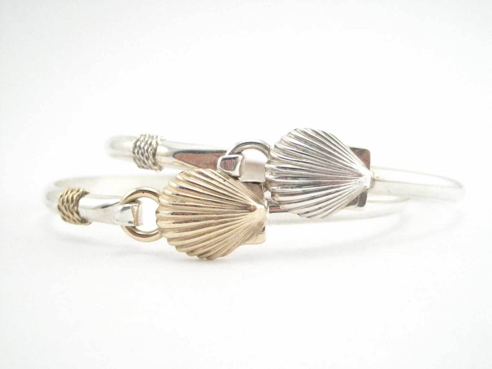 Cape Cod Scallop Shell Hook Bracelet (Sterling Silver & 14K Gold)