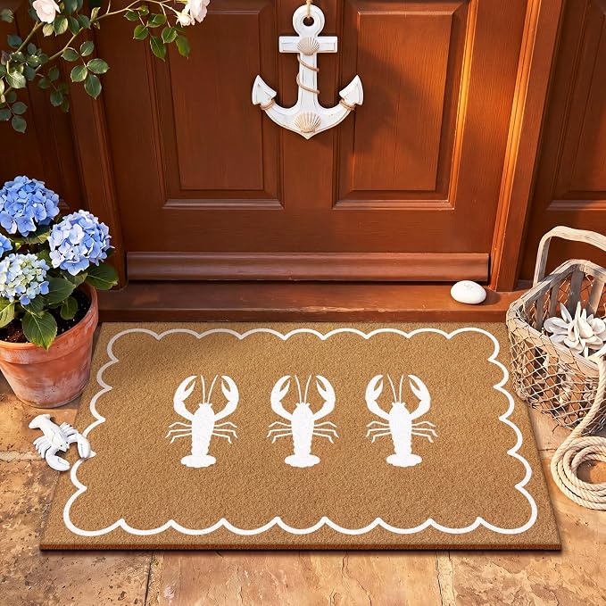 Scalloped Three-Lobster White Coir Doormat