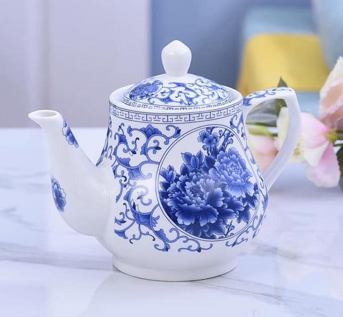 123Arts Blue & White Chinoiserie Ceramic Teapot (26oz)