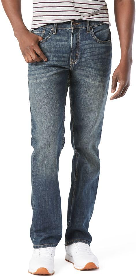 Levi's Signature Gold Label Men's Relaxed Fit Jeans (Medium Wash)